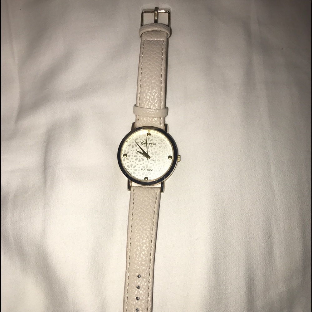 Geneva NWOT Daisy Watch
