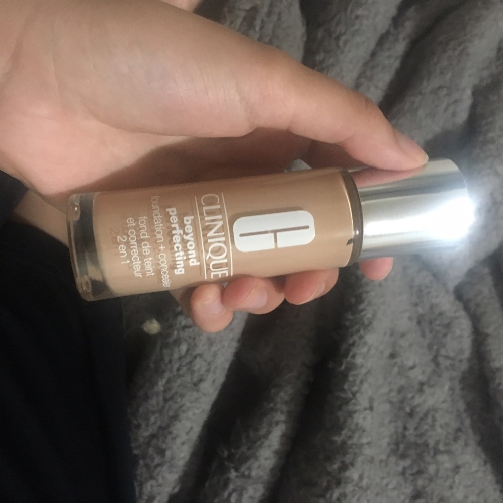 Clinique Beyond Perfecting Foundation + Concealer
