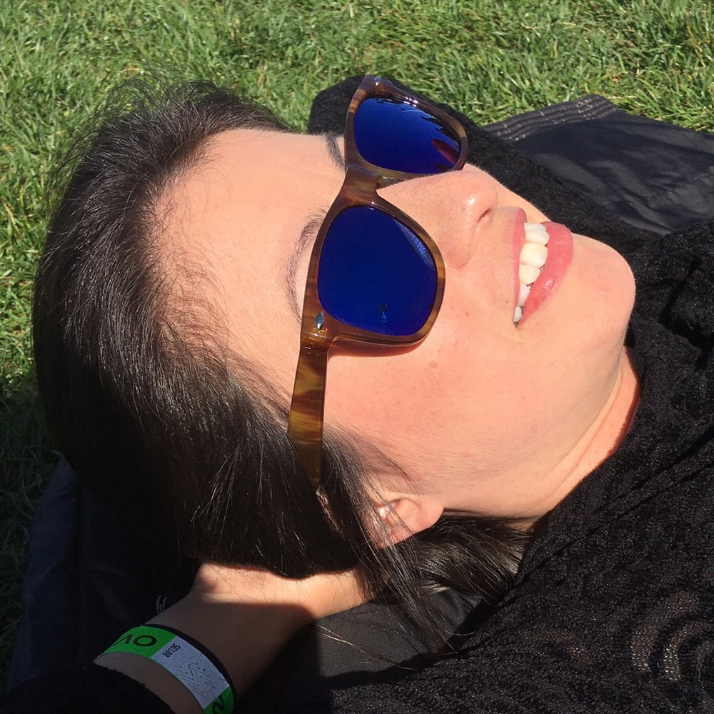 Meet your Posher, Elia