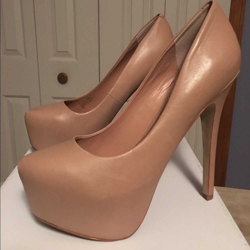 Blush Steve Madden Pumps