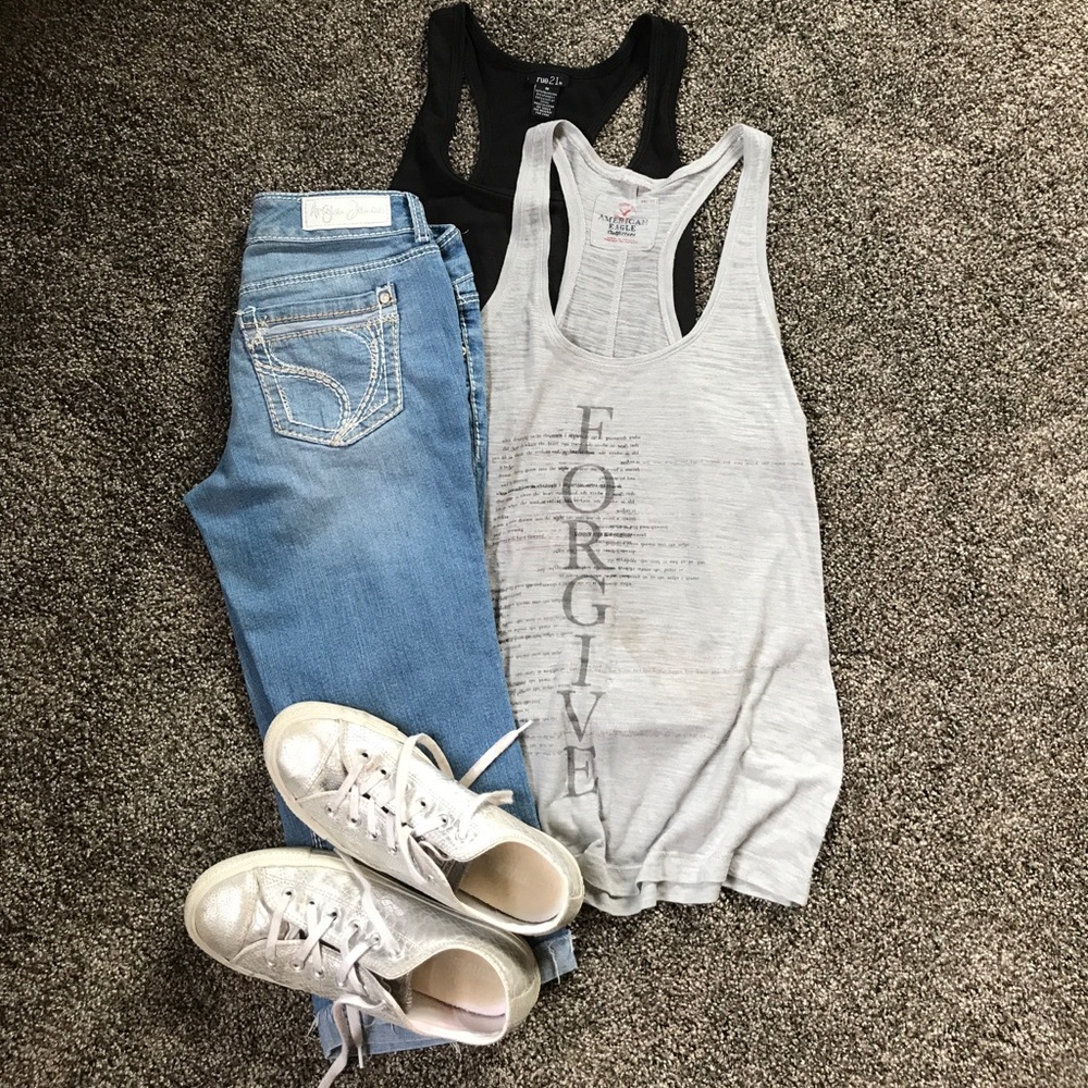 Ariya Distressed Jean Capris