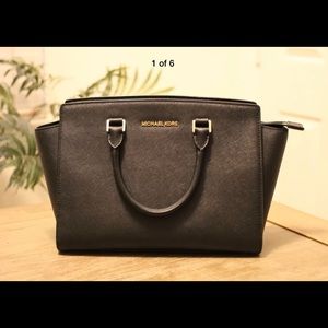 Michael Kors Selma Large Black Leather Crossbody