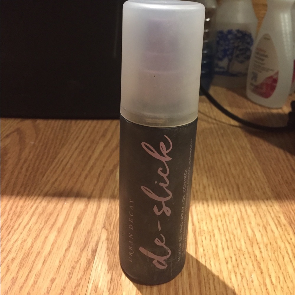 Urban Decay De-Slick Oil Control Setting Spray