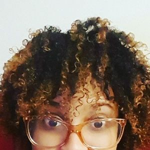 Meet your Posher, Dina