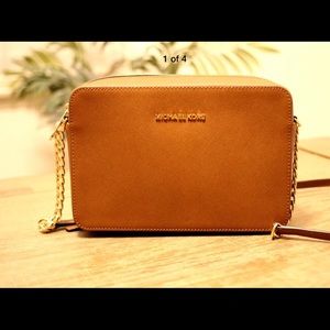 Michael Kors Jet Set Travel Large Crossbody