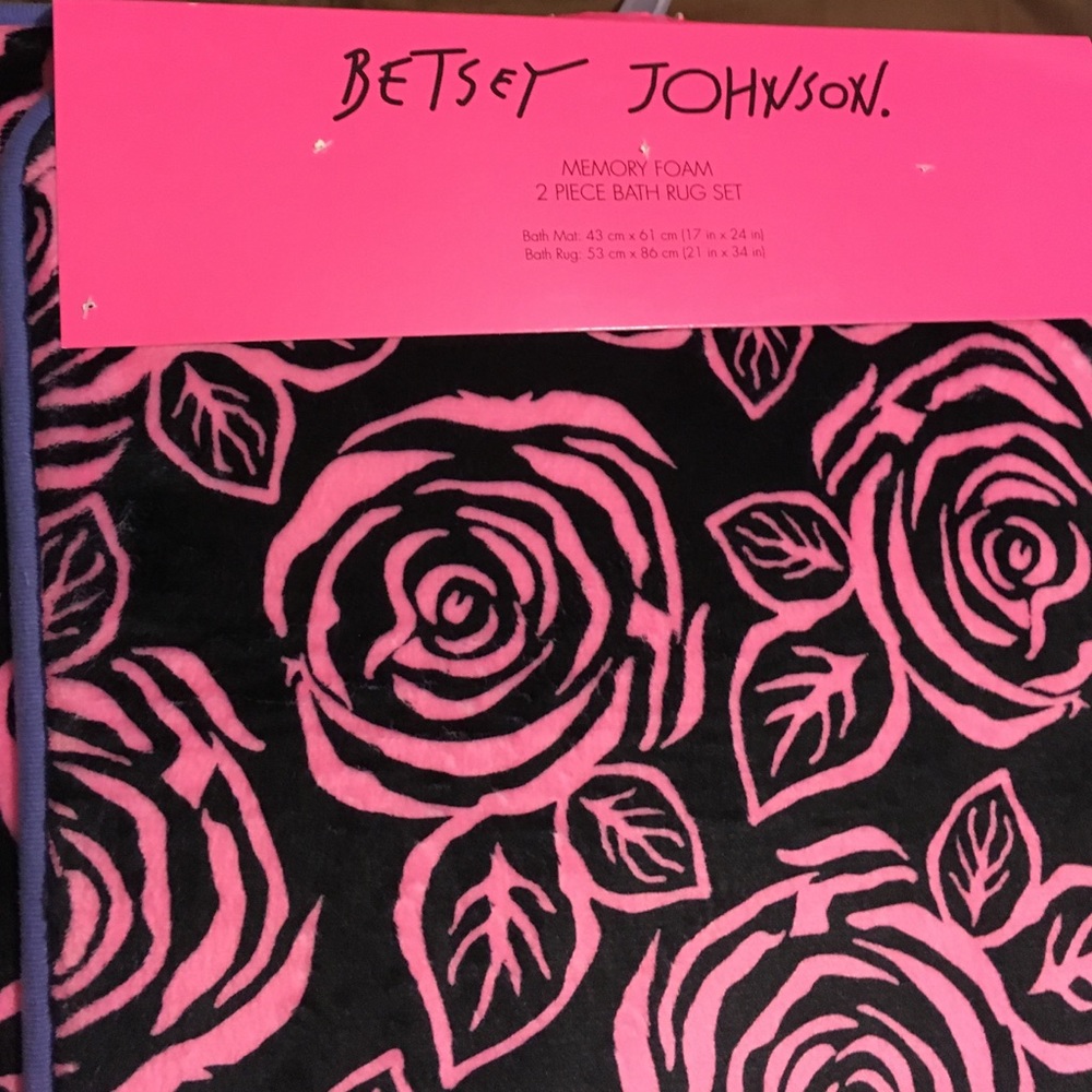 Betsey Johnson memory foam bath rug set roses