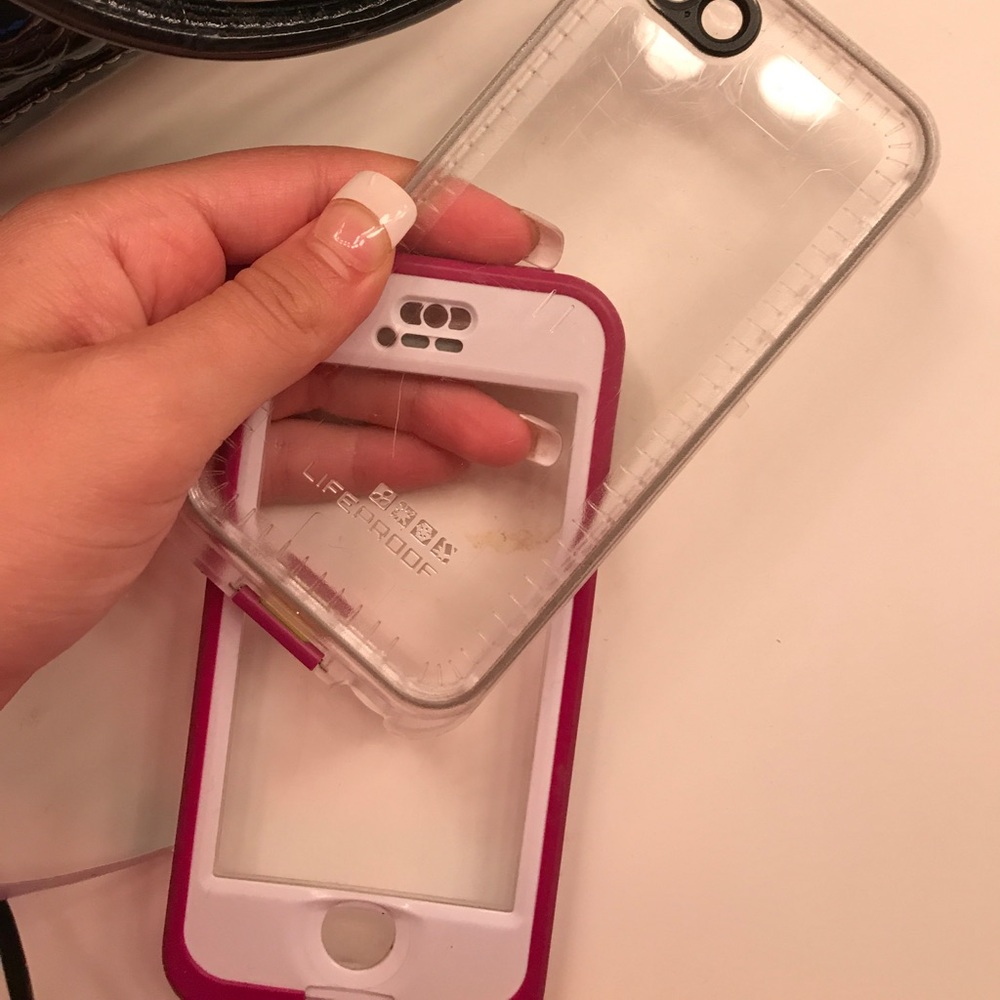 Iphone 5 life proof case