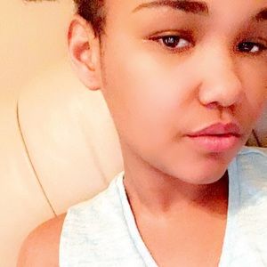 Meet your Posher, Victoria