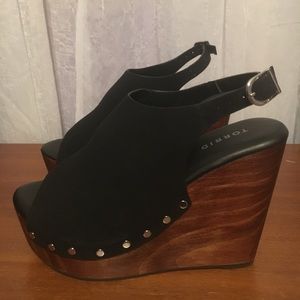 Torrid wedges size 9.5 black and wood