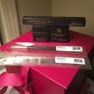 Anastasia Beverly Hills brow bundle