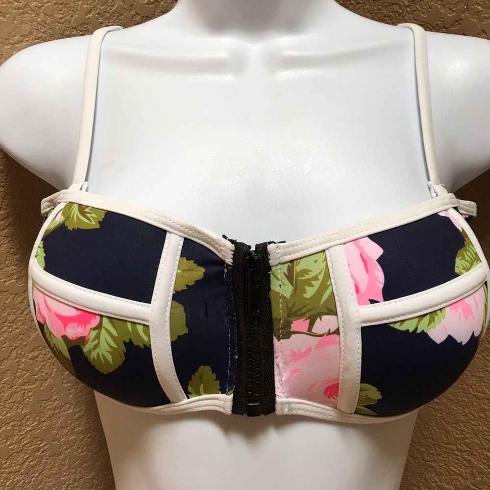 Cheeky Gal #Cupsay Swim Bikini Top