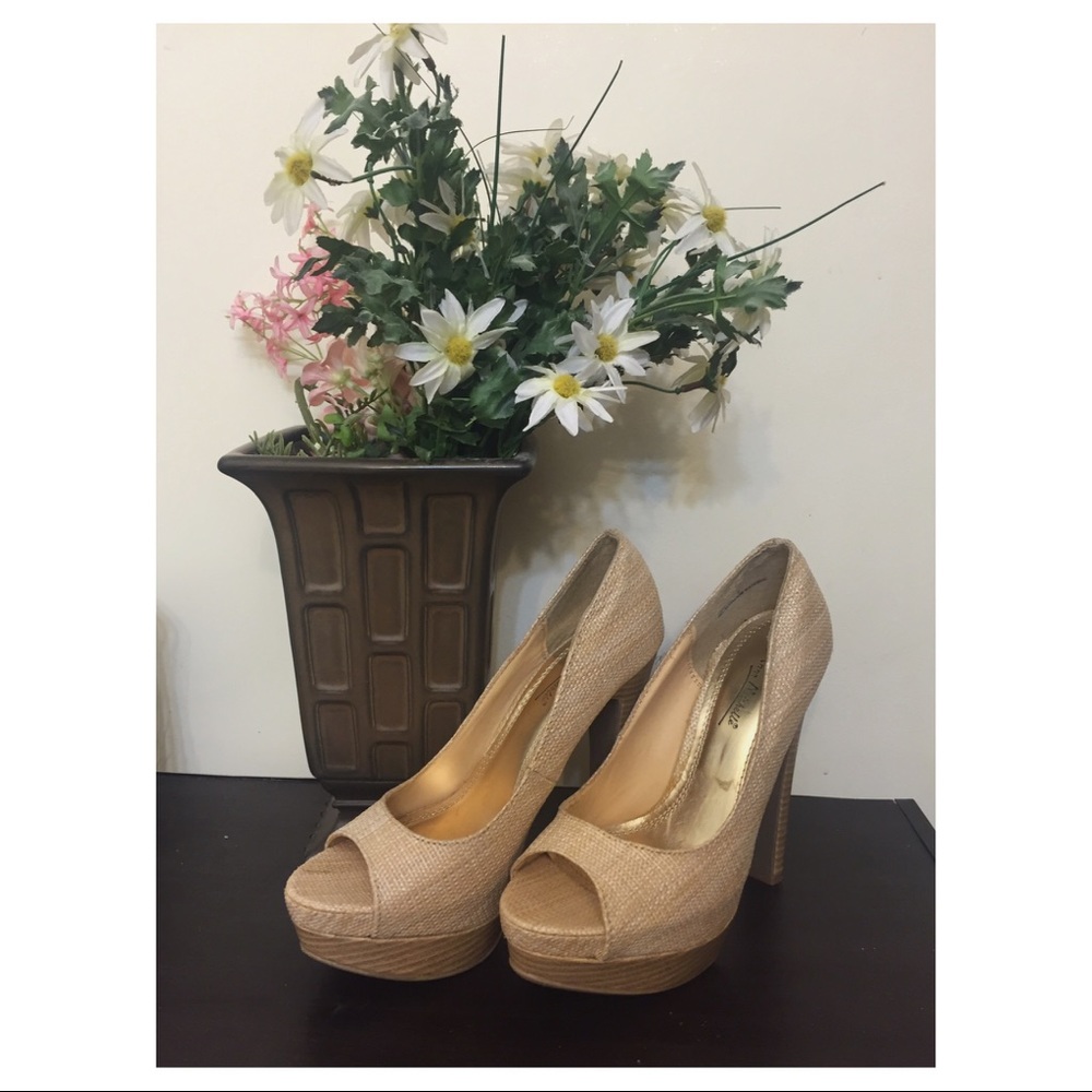 🌿{5 for $25}  🎉 Peep Toe Woven Platform Heels👣