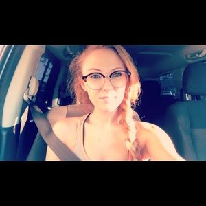 Meet your Posher, Caitlyn