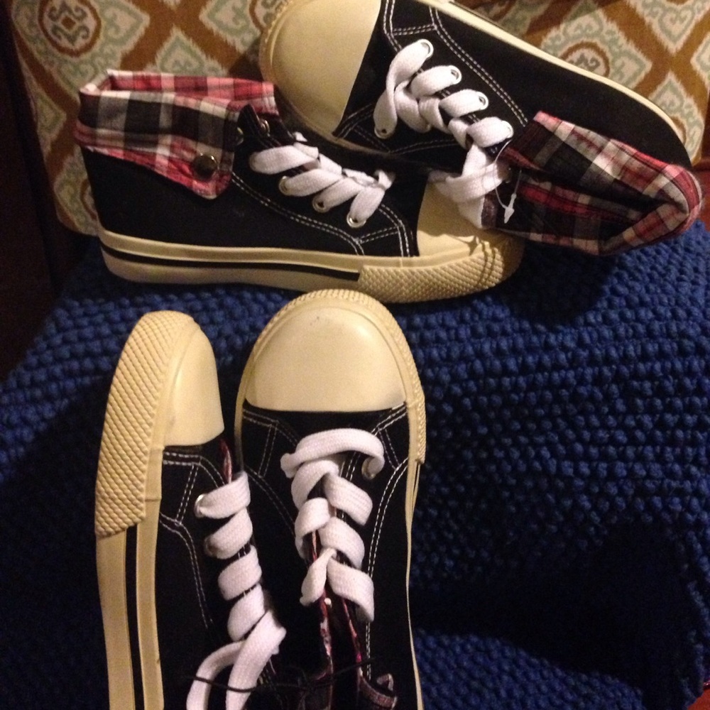 black w/ pink plaid size 12 - Picture 2 of 3