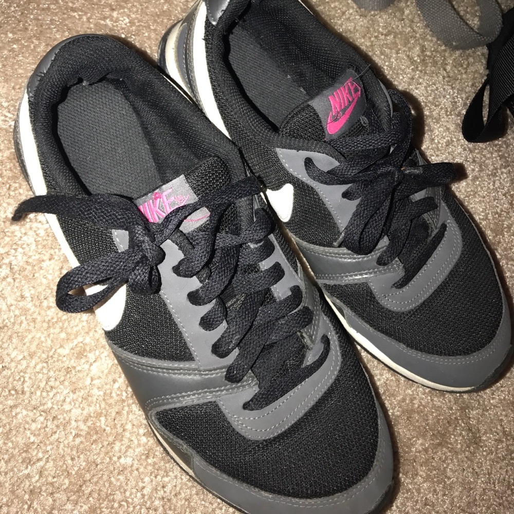 Running shoes nike