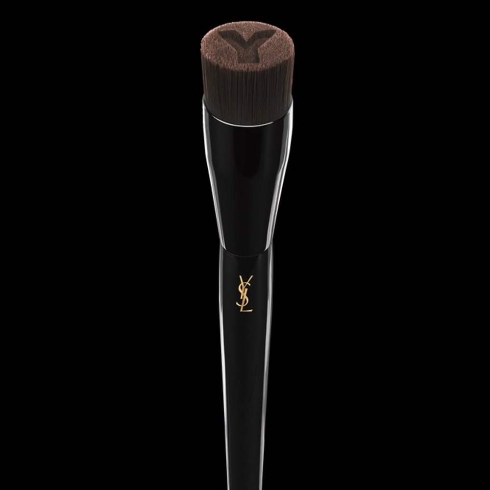 SOLD!! 🎉 YSL Touche Eclat Foundation Y-Brush