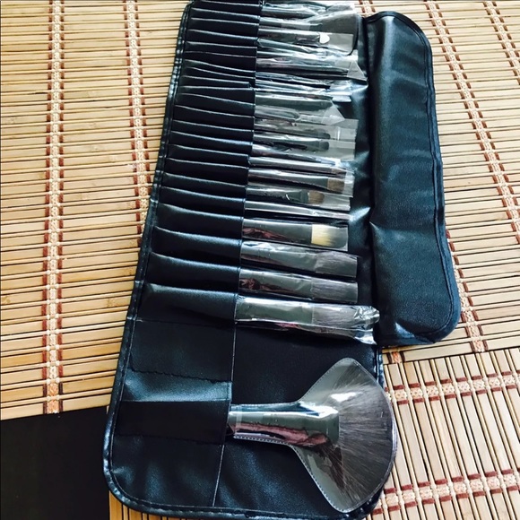 🌹🌹New 24pcs Makeup Brushes Set - Picture 3 of 6