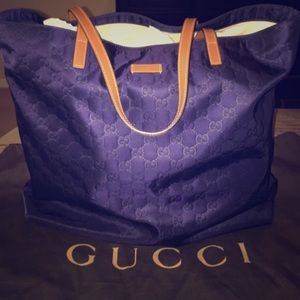 100% Authentic Gucci Tote bag. Navy color.