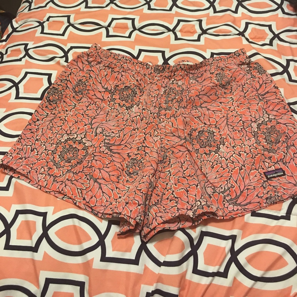 Like new! Patagonia shorts