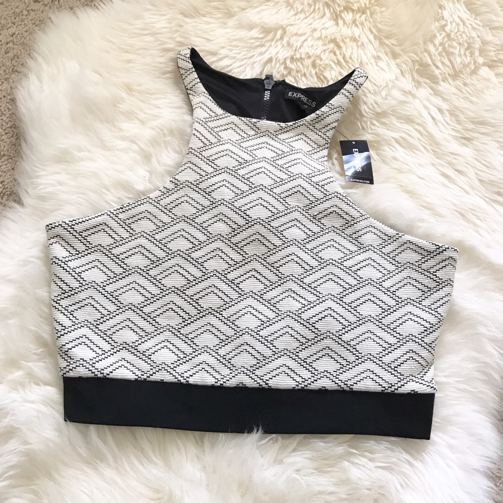 -NWT- EXPRESS women's black & white print crop top