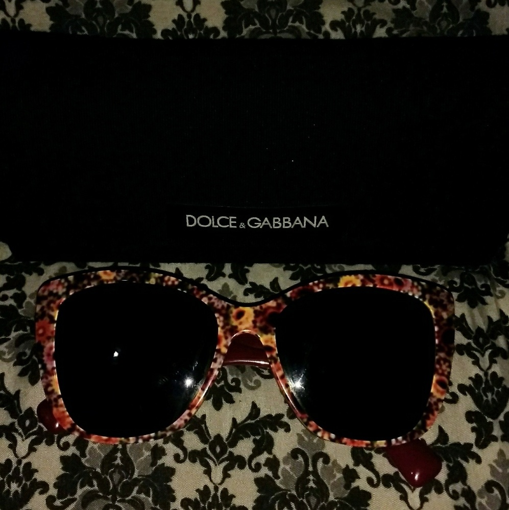 🌹 DOLCE & GABBANA SUNGLASSES 🌹