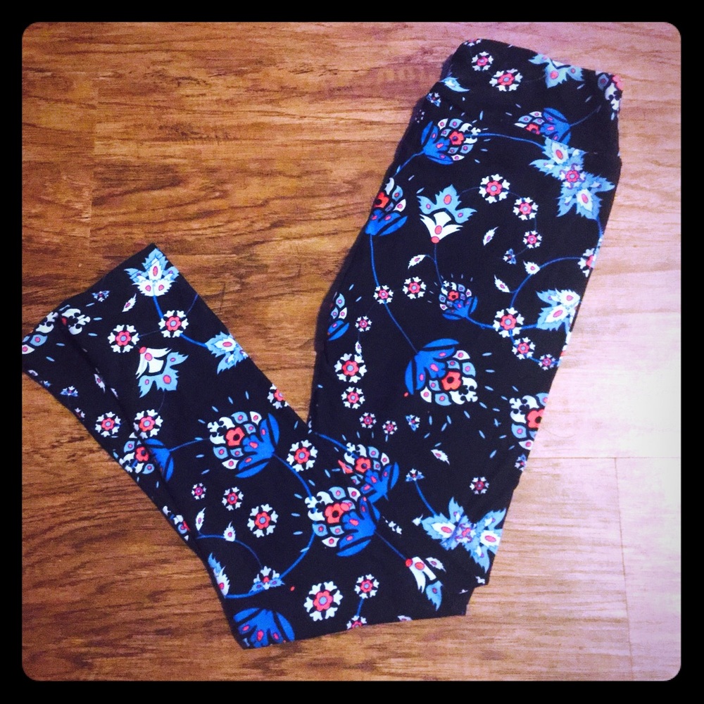 ❌❌SOLD❌❌LulaRoe Printed Leggings