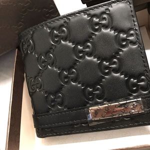Authentic Gucci Signature Wallet
