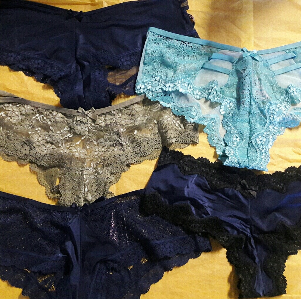 Victorias Secret M Cheeky Bundle