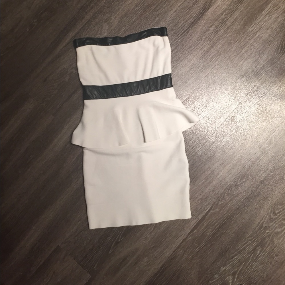 Strapless - Picture 2 of 3