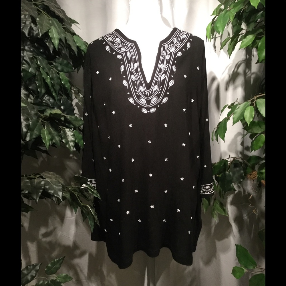 Cathy Daniels Black Tunic W/ Embroidered Design