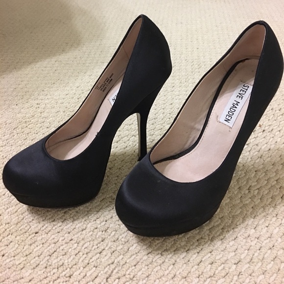 Partyy heels by Steve Madden - Picture 2 of 4