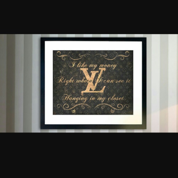 Louis Vuitton - Picture 2 of 2