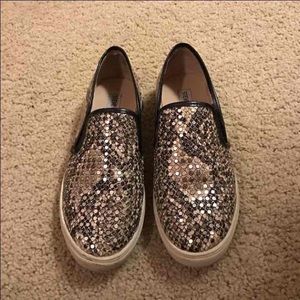 HOLD Steve Madden Snake skin slip ons