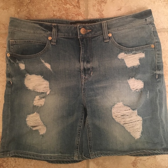 Express Distressed shorts - Picture 1 of 3