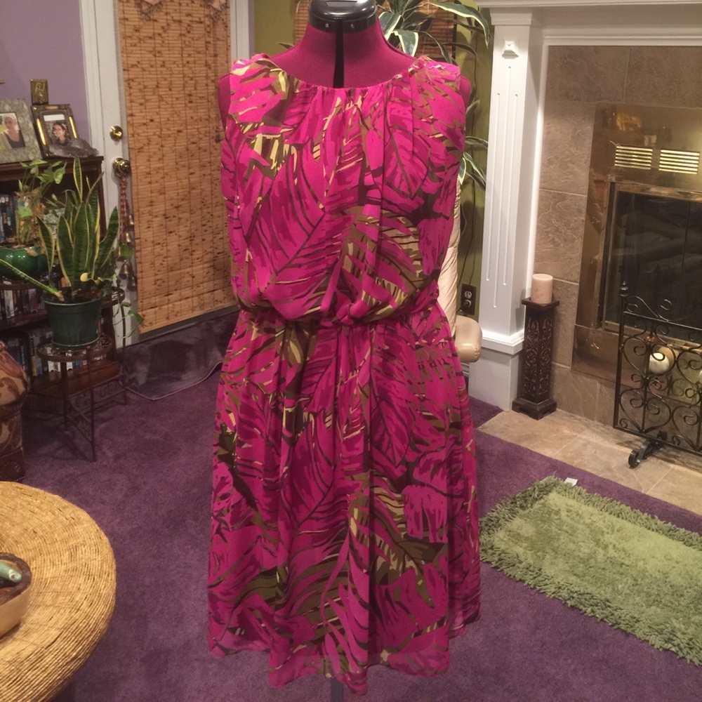 Like new summer dress size 14 (no belt)