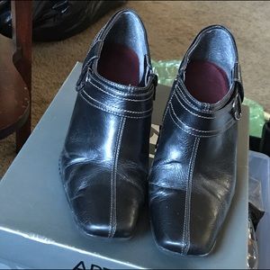 LAST CHANCE!A2 by Aerosoles "Fascination" Shooties