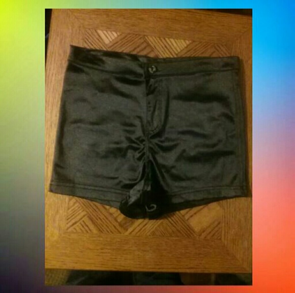 Hype Pants - SHINEY BLACK SHORT