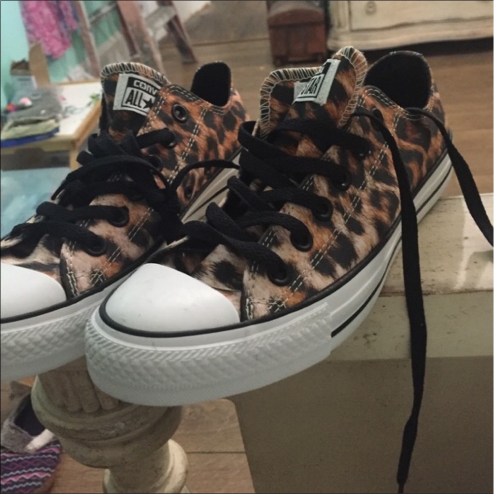 Leopard Converse