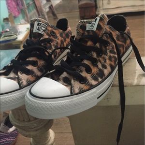 Leopard Converse