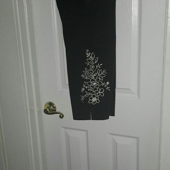 Black Capri's by Karen Kane. - Picture 5 of 7