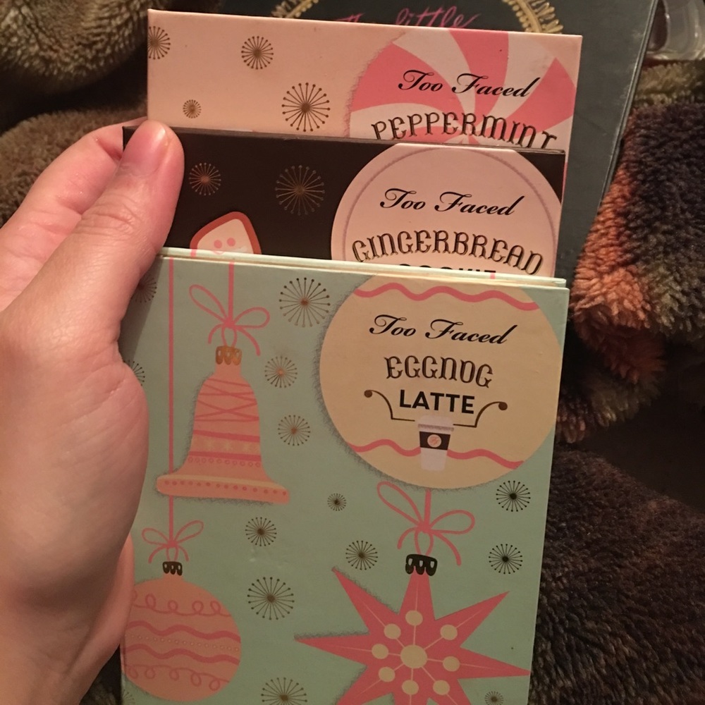 LE discontinued too faced holiday palettes