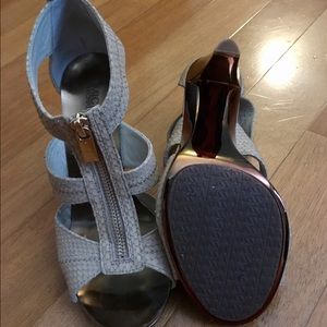 👡MICHAEL KORS ZIP HEELS