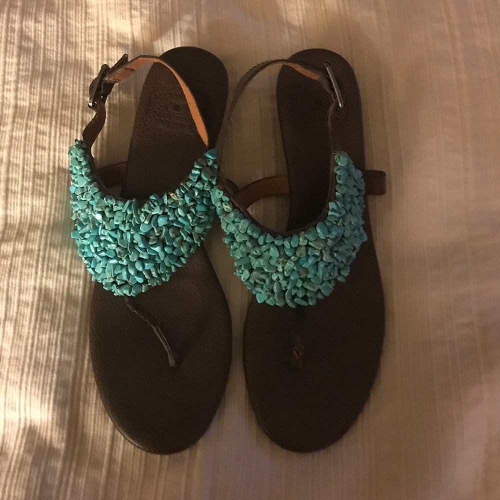 Lucky mini wedge thong sandals