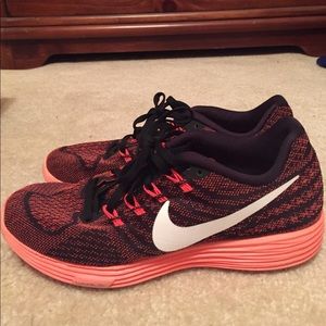 FLASH SALE Nike LUNARTEMPO 2