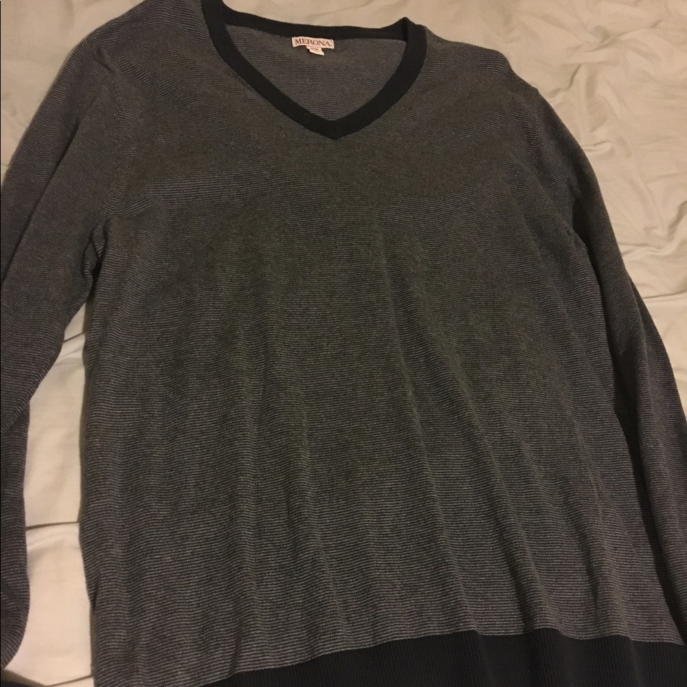 Long sleeve v neck sweater
