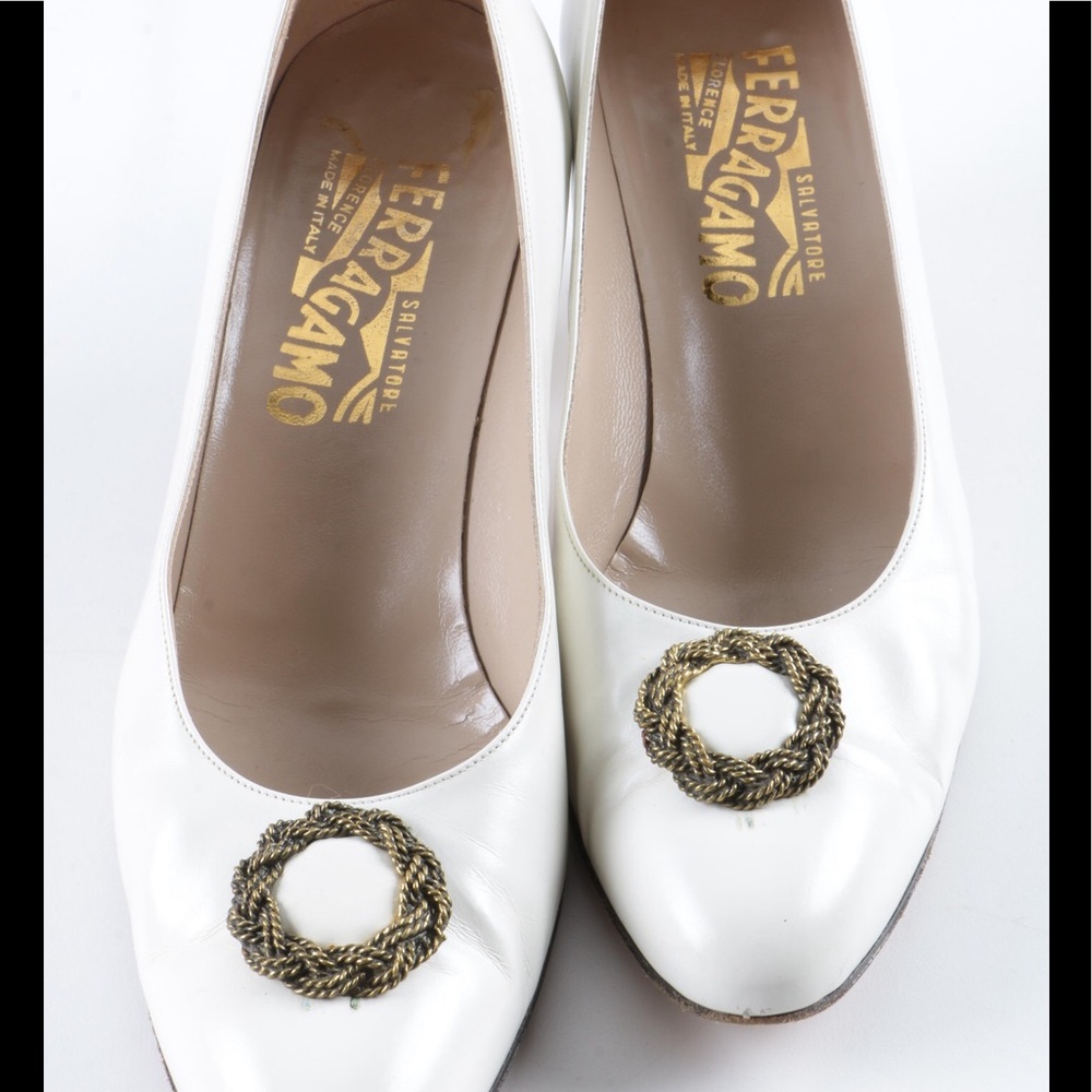 SALVATORE FERRAGAMO white leather kitten heels