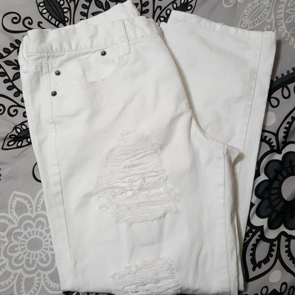 Denim - White Distressed Cropped Jeans