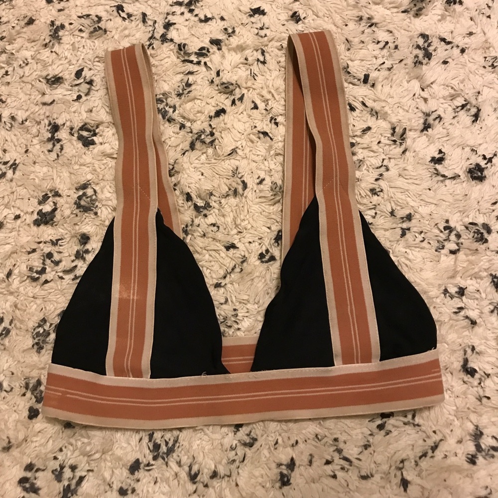 Acacia Hampton top
