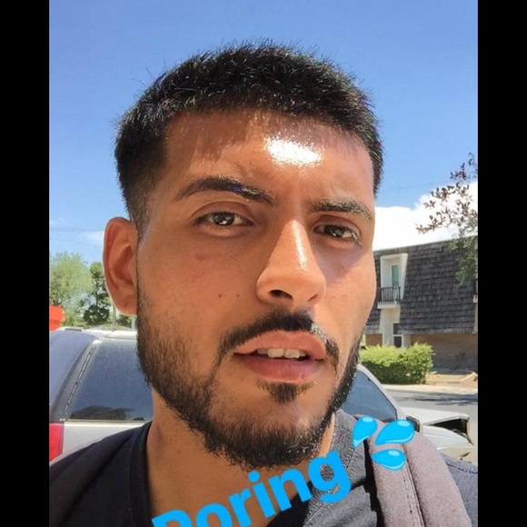 Meet your Posher, Carlos - Picture 1 of 1