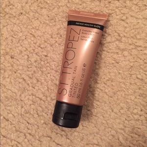 ST tropez everyday tinted body lotion